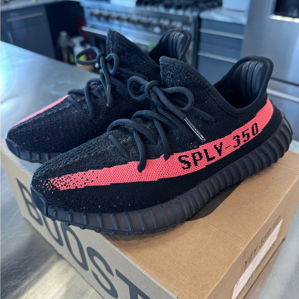 Adidas Yeezy Boost 350 V2 Black Red Stripe Men’s Size 7 1/2 Women’s 9 Sneakers - Picture 3 of 10
